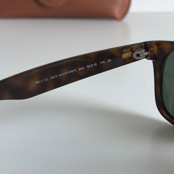 Ray-Ban Tortoise Shell Sunglasses RB 2132 NEW WAYFARER 902 58/18 145 3N - Picture 3 of 9